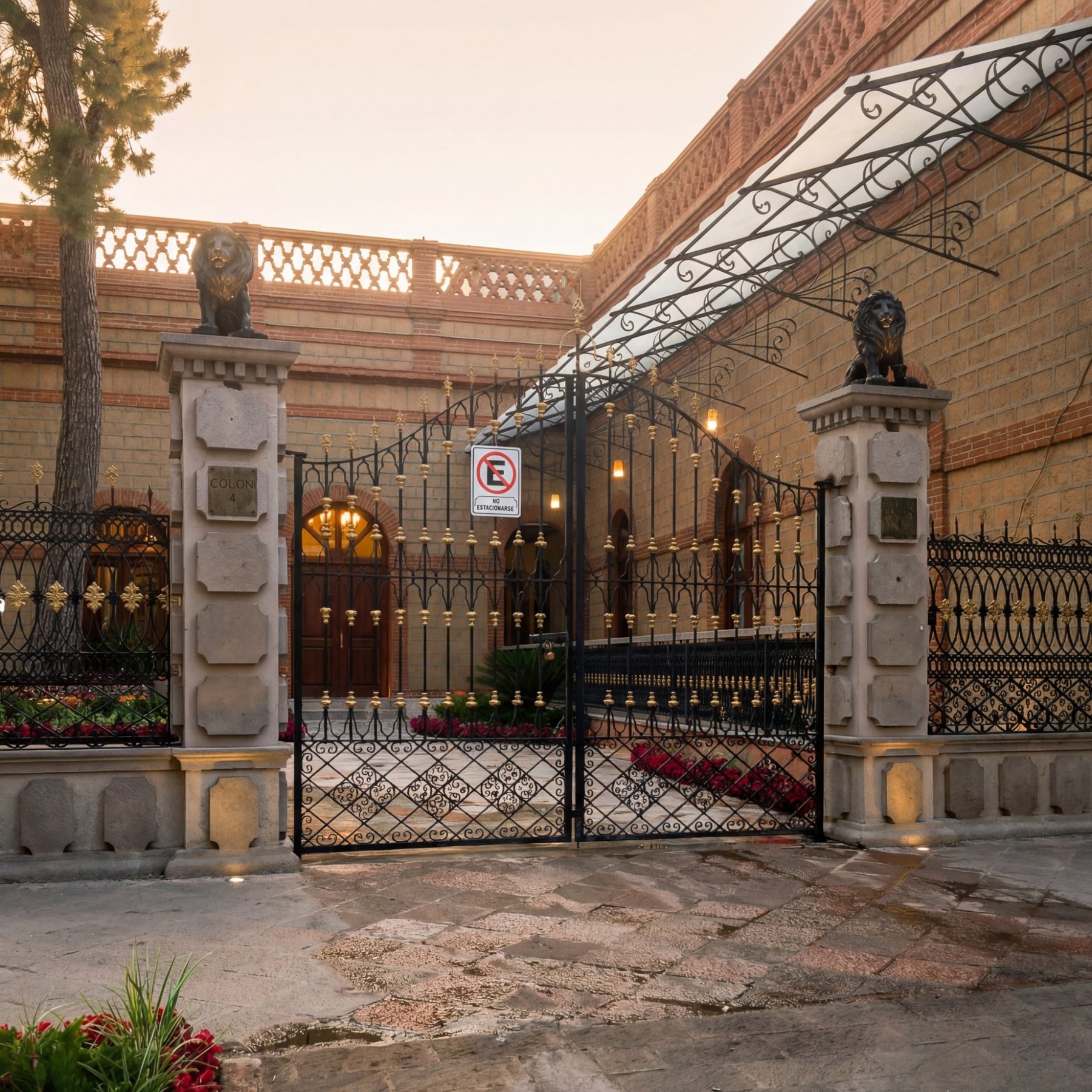 Patio al atardecer