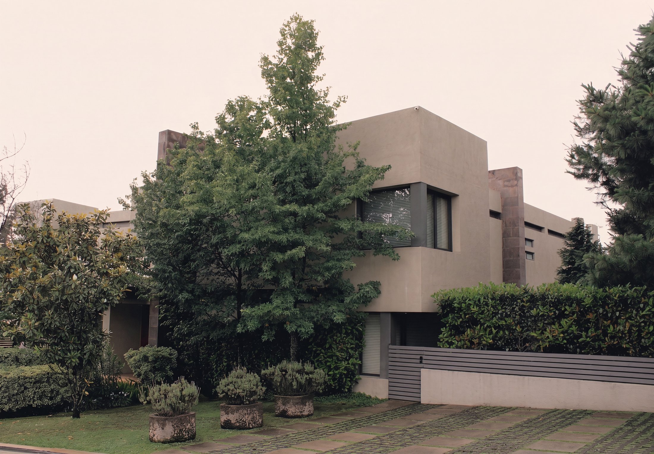 Volúmenes de Casa Mancillas desde la calle